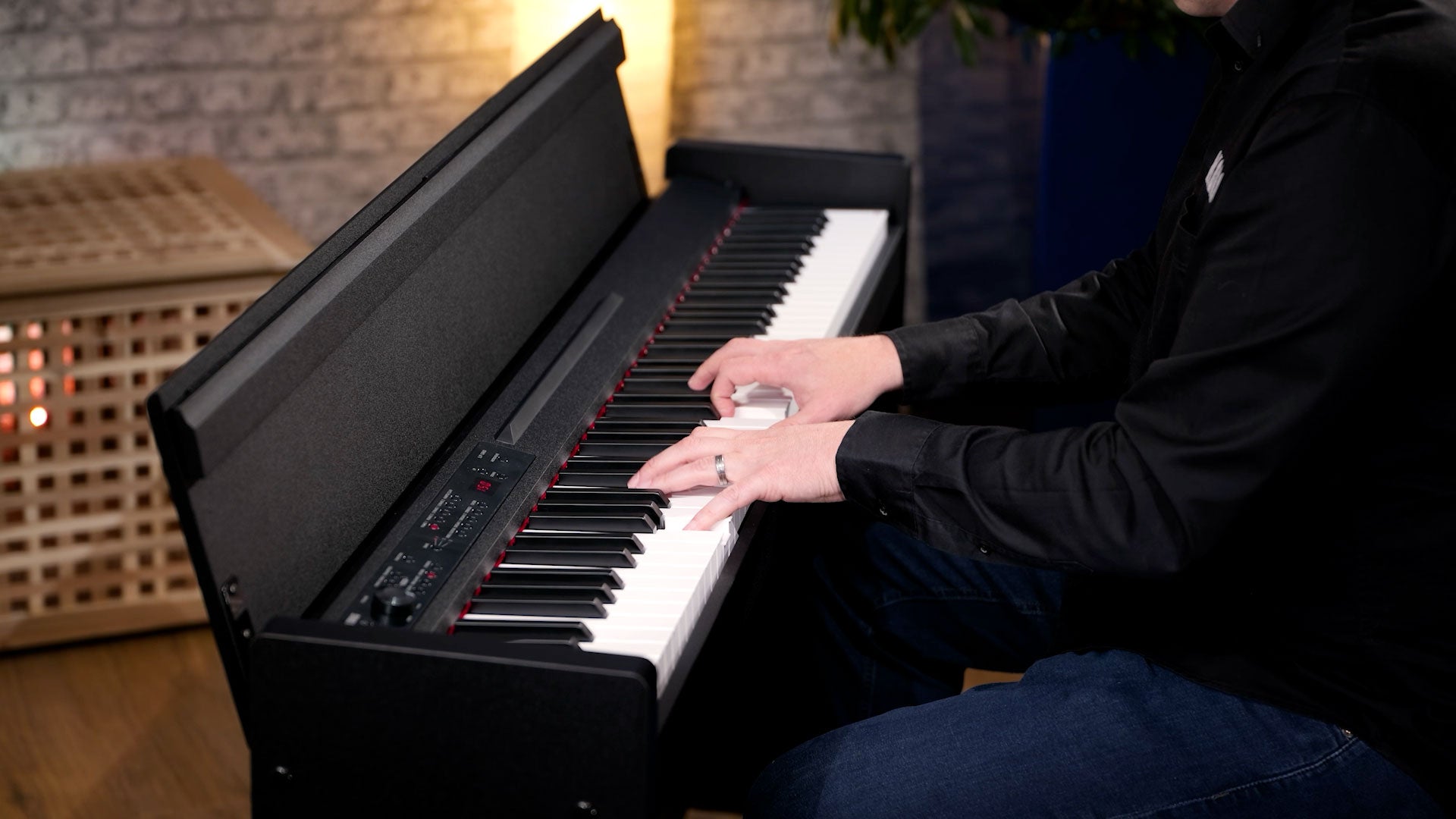 Discover the LP-380U digital piano