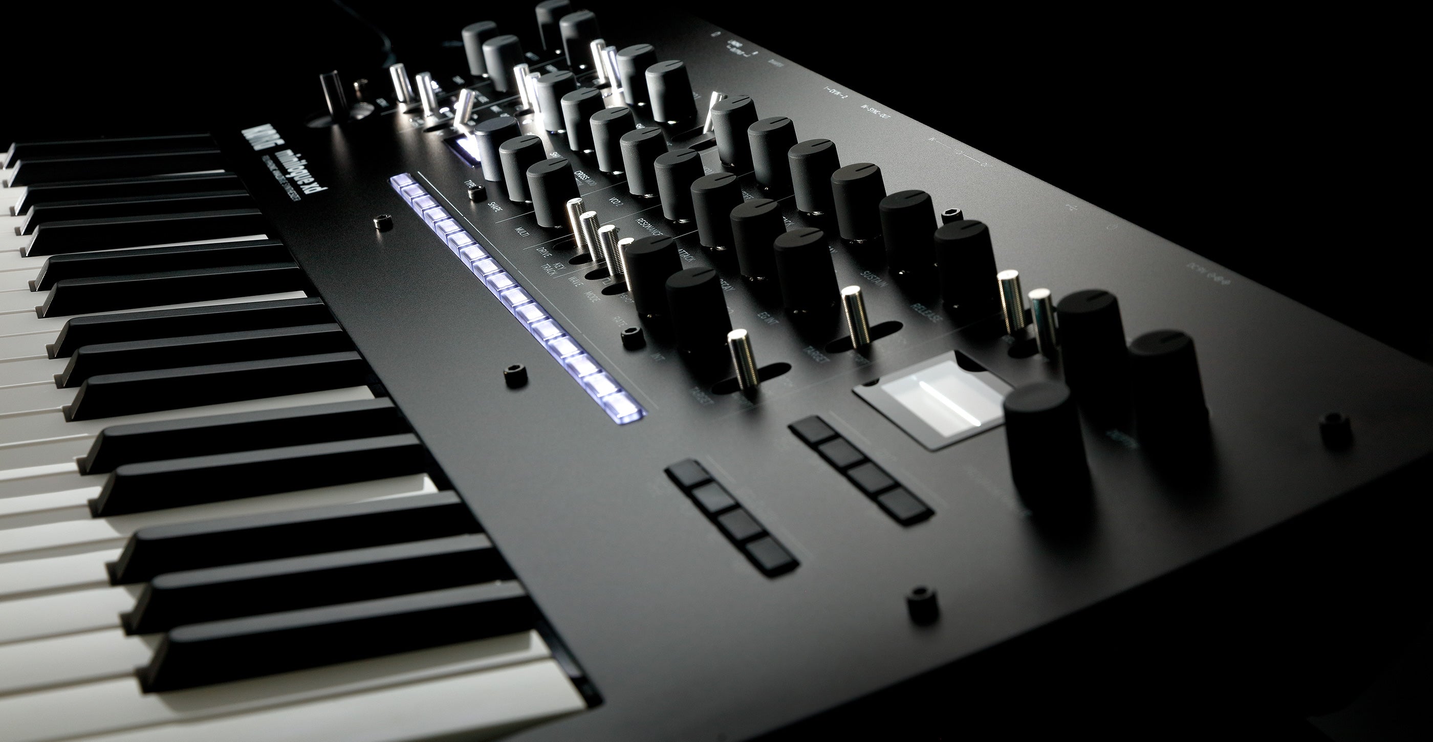 Keyboards & Synthesizers